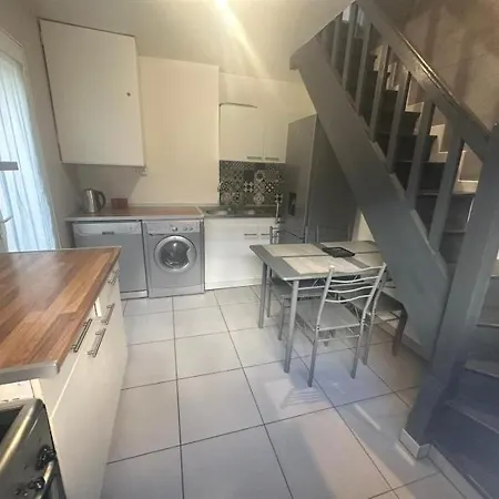 F1 Confort Centre Apartment *